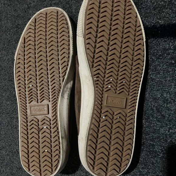 Tom’s size 10.5 mens shoes - Picture 3 of 3